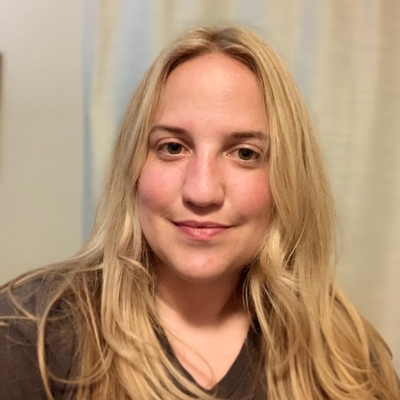 Meet your Posher, Sarah - Picture 2 of 2